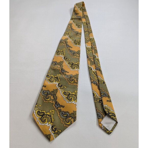 Wembley 70's Retro Paisley Necktie In Gold & Khaki Paisley Print Wash & Wear - Picture 2 of 5